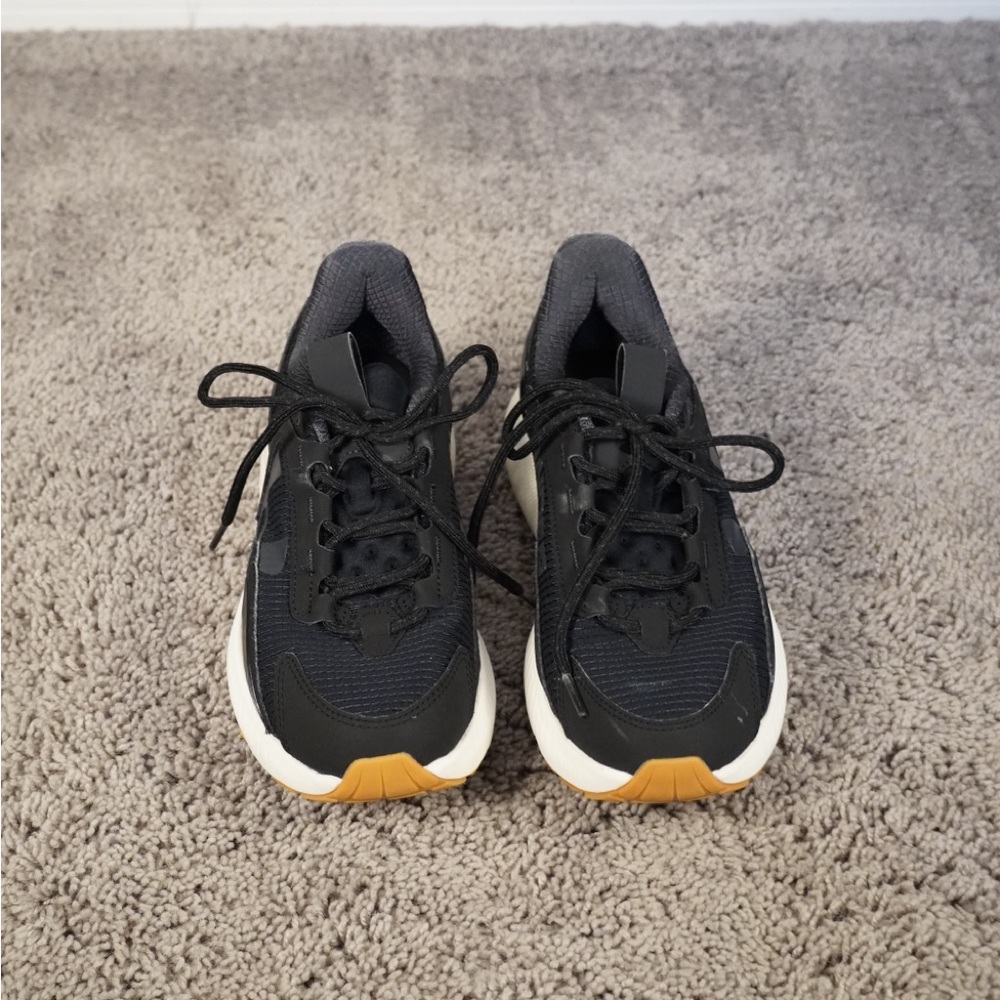 Under Armour Hovr Mega 2 Movement, never worn- FINAL SALE